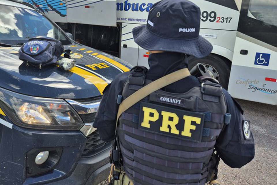 PRF intercepta cocaína em ônibus durante operação na BR-364