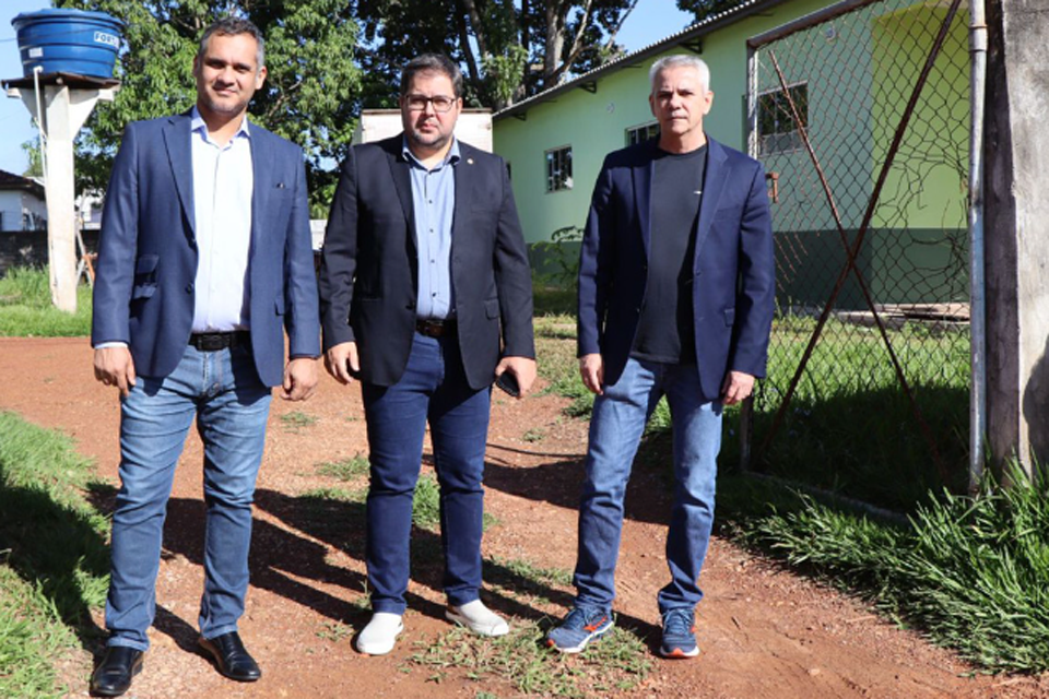 Promotoria de Justiça de Espigão do Oeste terá nova sede e Administração Superior do MPRO visita terreno