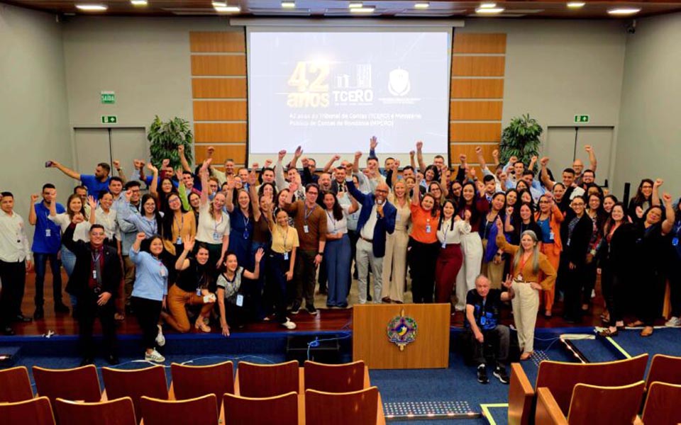 TCE-RO reconhece esforço dos servidores para sucesso do Fórum de 42 Anos 