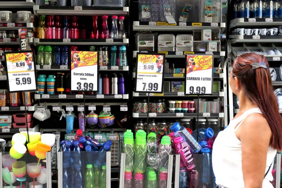  Intenção de consumo das famílias mantém crescimento