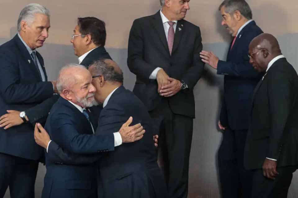 Brics: Lula defende espaço fiscal para erradicar doenças no Sul Global