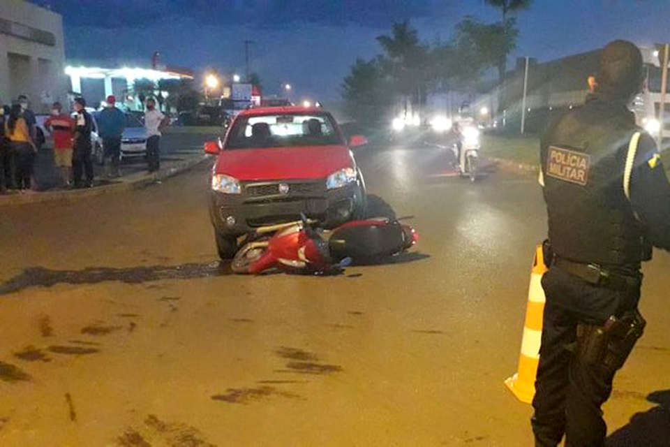  Veiculo avança preferencial e atinge motociclista na Avenida JK