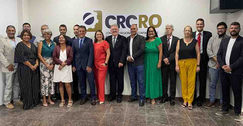 CRCRO empossa conselheiros e elege nova diretoria