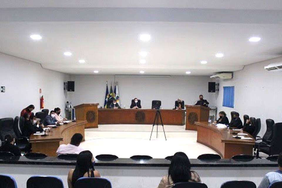 Câmara promove sessão extraordinária, para aprovar revisão de salários e criar cargo de auditor