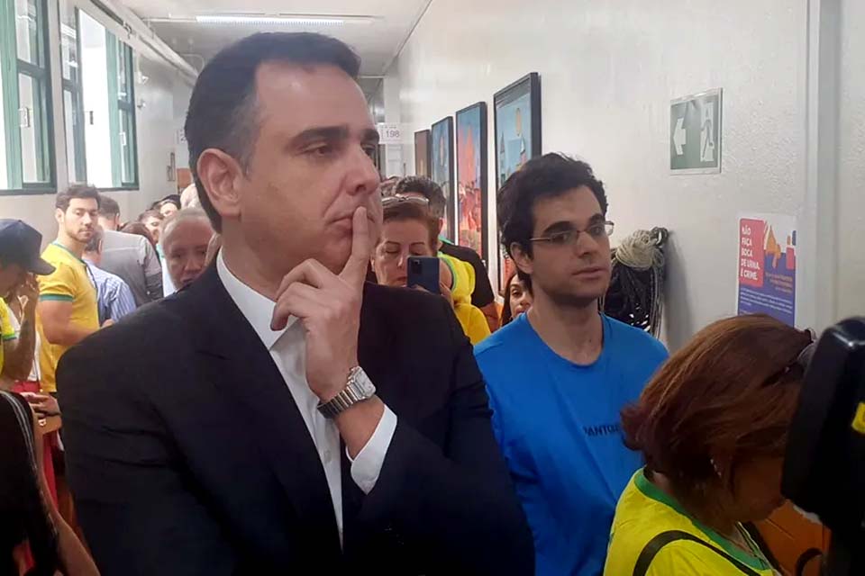 Presidente do Senado, Rodrigo Pacheco (PSD), demora duas horas para votar em Belo Horizonte