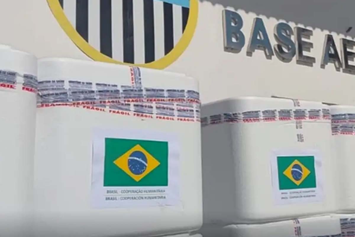 Brasil envia 690 mil doses de vacinas em ajuda à Venezuela