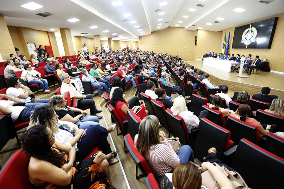 Em reunião na ALE, Governo pede seis meses para estudos do PCCR da saúde e dá aumento de R$ 158 no auxílio alimentação