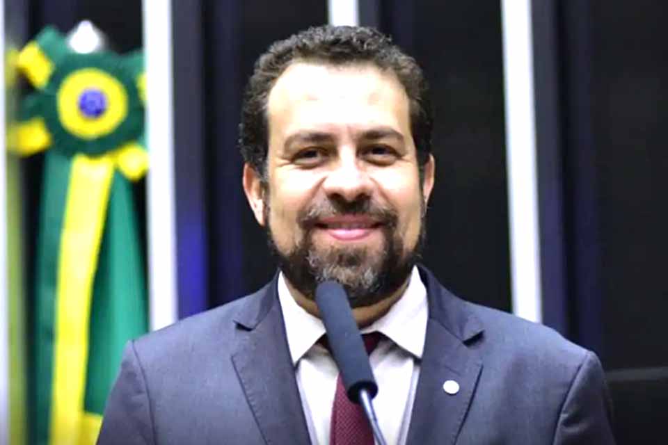 Guilherme Boulos apresenta Governo na Rua e ações para trabalhadores no “Bom Dia, Ministro” desta terça (25)