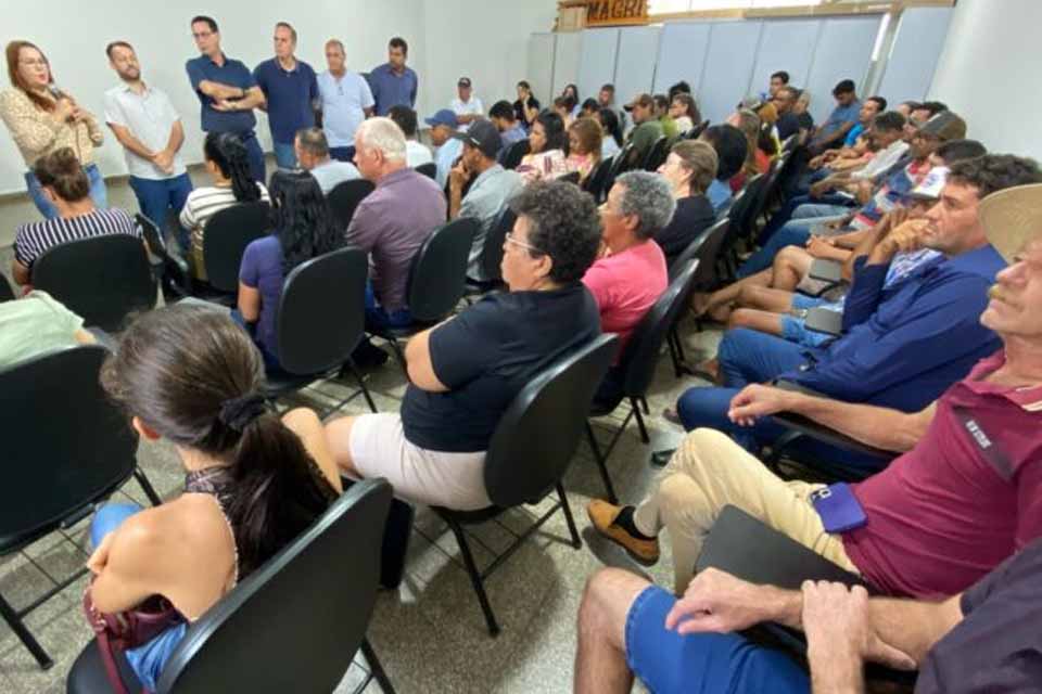 Em reunião com agricultores e deputado Alan Queiroz, prefeitura garante manutenção do PAA Municipal