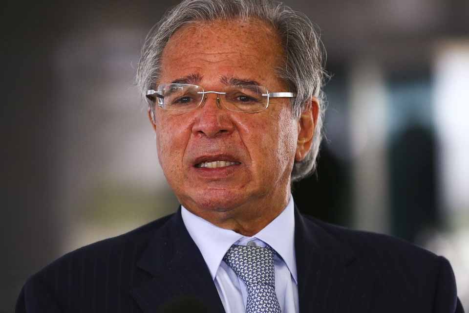 Paulo Guedes bate boca com sindicalista ao defender privatização da Petrobras