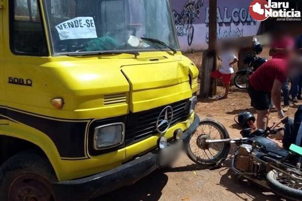 Motociclista sofre fratura exposta após acidente de trânsito