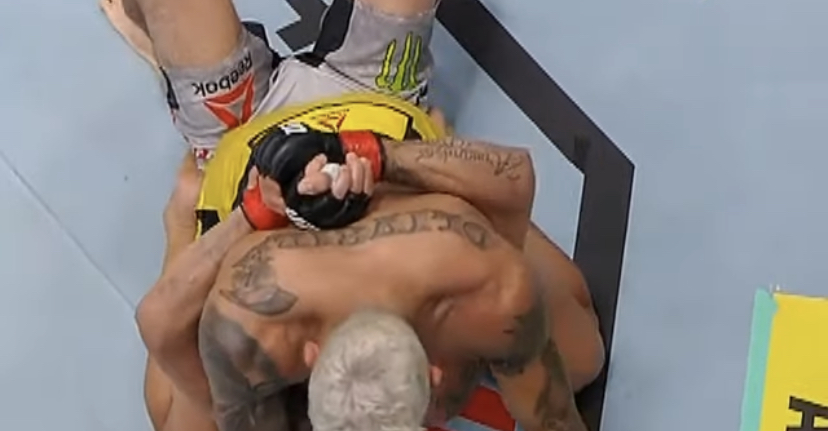VÍDEO - Charles “Do Bronx” vence Tony Ferguson no UFC 256; Melhores Momentos