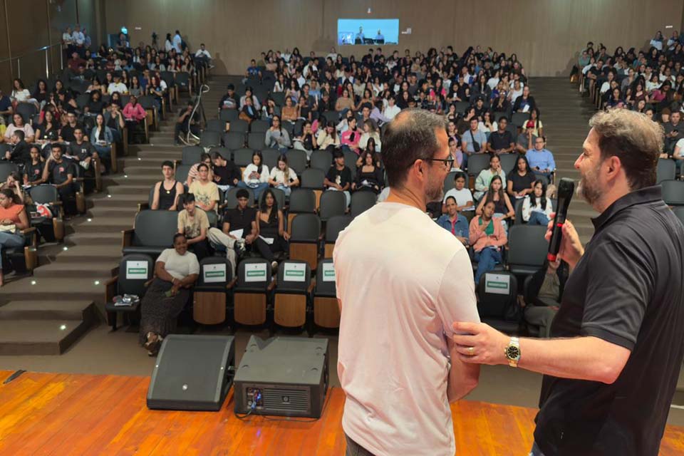 Deputado Alex Redano comemora sucesso do aulão Acelero Enem 2025 em Ariquemes