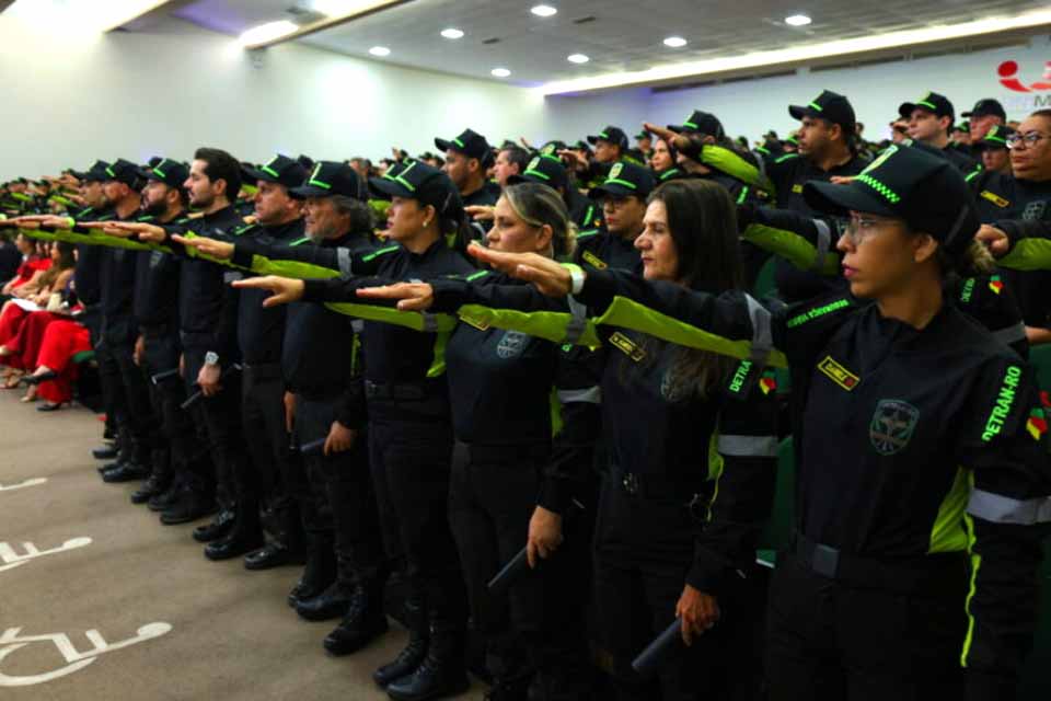 Cerca de 500 agentes especialistas são formados para reforçar fiscalização e educação no trânsito