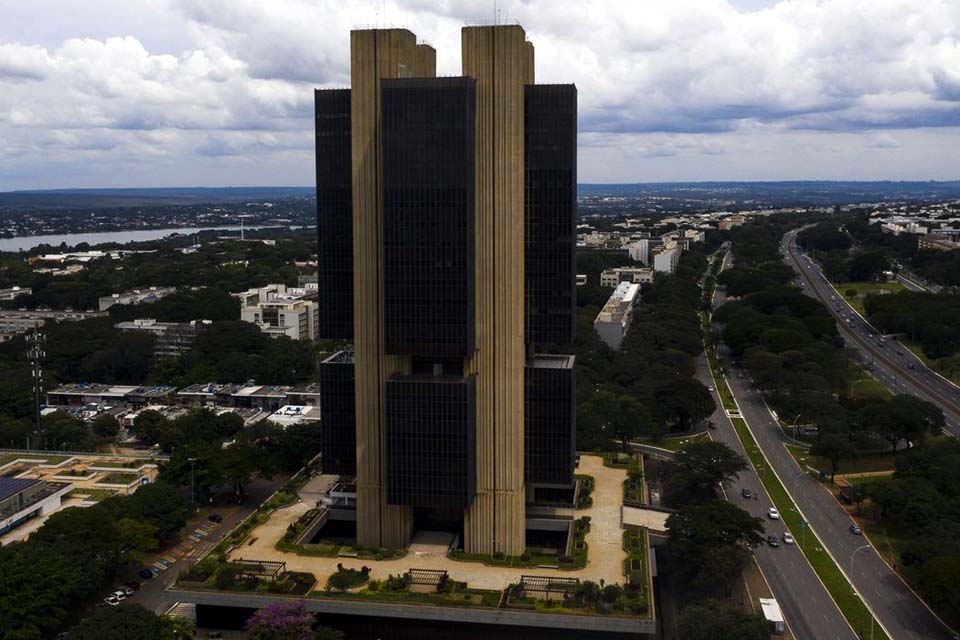 Senado aprova projeto de autonomia do Banco Central