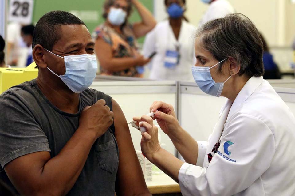 Covid-19: governo lança campanha publicitária de vacinação