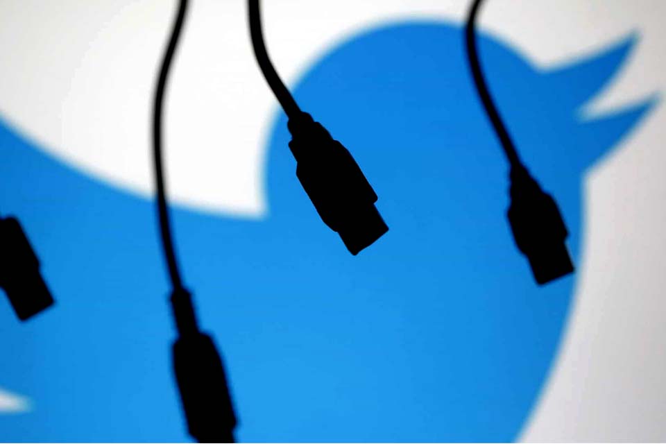 Israel pede ao Twitter que elimine conta do líder supremo iraniano