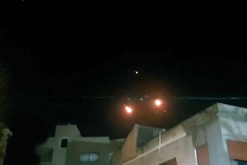 Irã lança novos ataques contra Israel  e amplia tensão regional