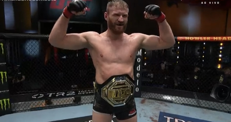 VÍDEO - Jan Blachowicz vence Israel Adesanya no UFC 259; Melhores Momentos