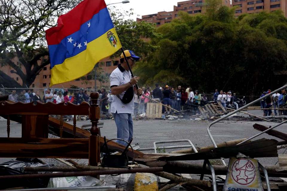 Venezuela busca ajuda de Cuba, Rússia e China para crise de saúde