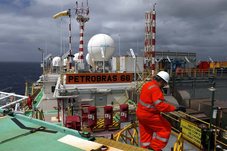 Brasil se destaca em segurança energética, diz ministro