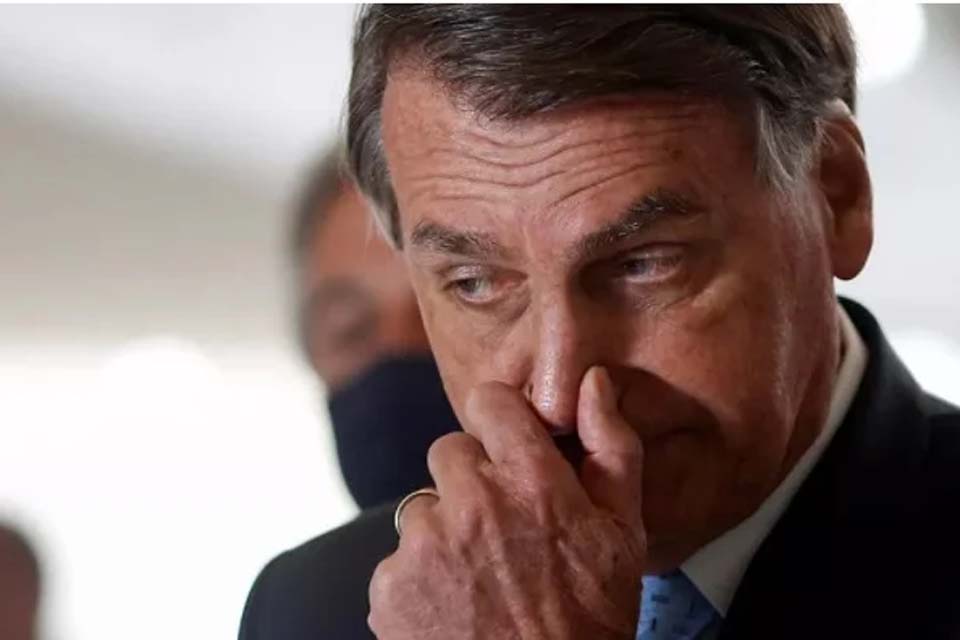 PDT pede ao TSE que Bolsonaro seja declarado inelegível por reunião com embaixadores 