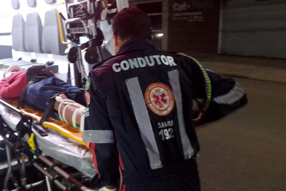 Motoboy sofre fratura após ser atropelado por carro de aplicativo