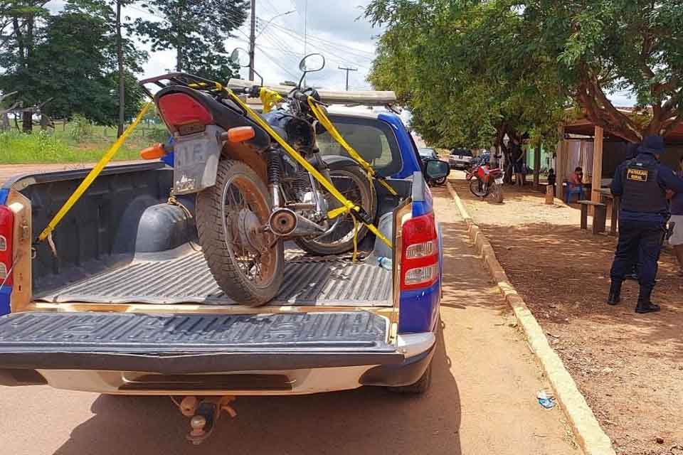 Patrulhamento rural aprende moto com chassi e número do motor raspados