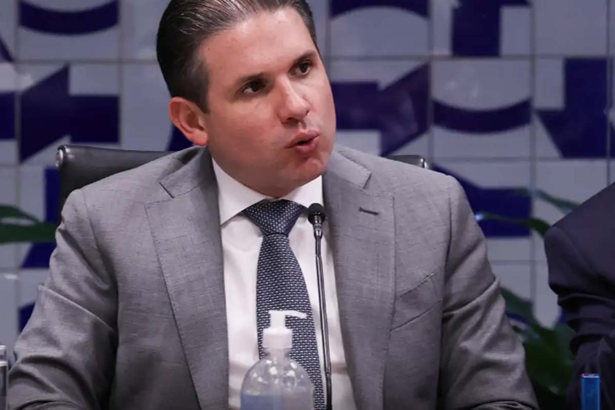 Motta convoca reunião de líderes para votar PL do fim da escala 6x1