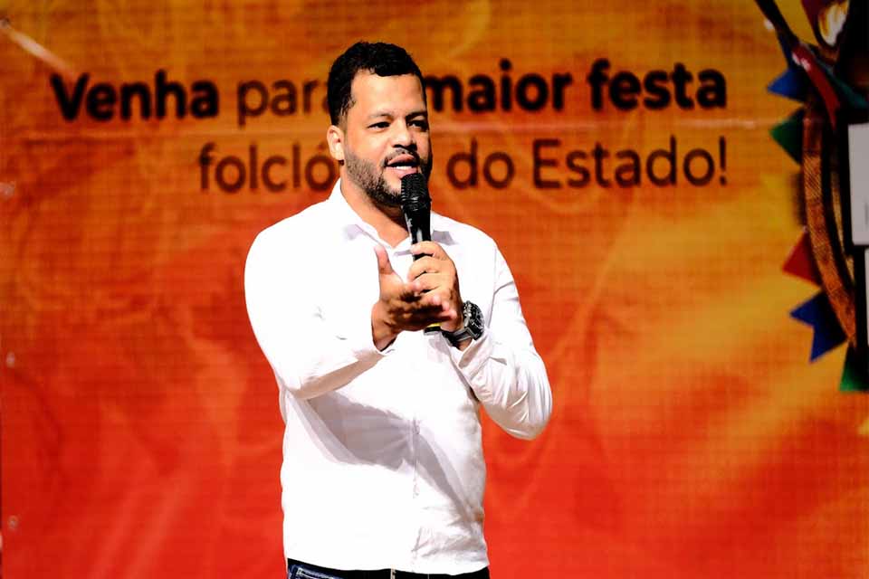Edevaldo Neves ressalta o acerto de Marcos Rocha na valorização da Cultura no lançamento do Flor do Maracujá