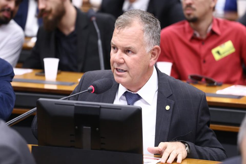 Projeto de Lúcio Mosquini institui escolas cívico-militares de ensino profissionalizante no sistema público federal