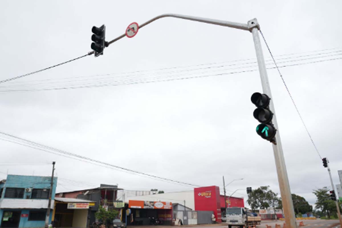 Prefeitura de Porto Velho implanta sinalização inteligente para melhorar trânsito e segurança viária