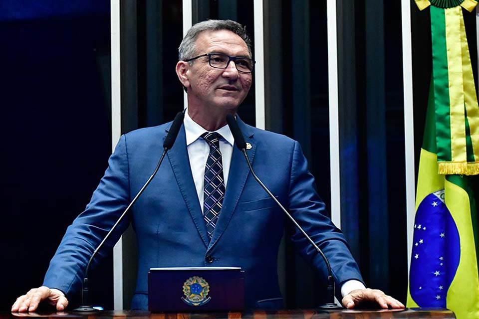 Senador Lucas Barreto denuncia paralisação da PEC sobre a transposição de servidores