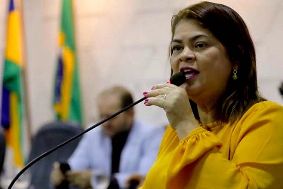 Indicado pela deputada Cássia, Ponte do rio Piripipi é renovada e substituída por tubos armco