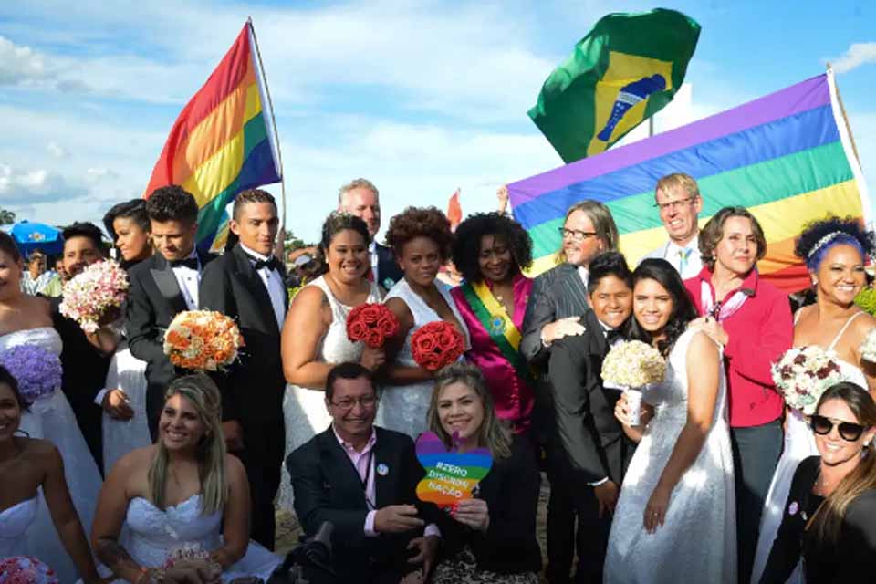 Casamento entre mulheres cresce 5,9% e é recorde em 2023, mostra IBGE