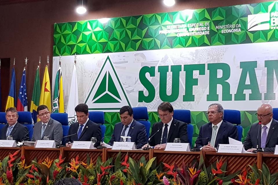 Governador Marcos Rocha, com o presidente Jair Bolsonaro, participa, de reunião na Suframa, em Manaus