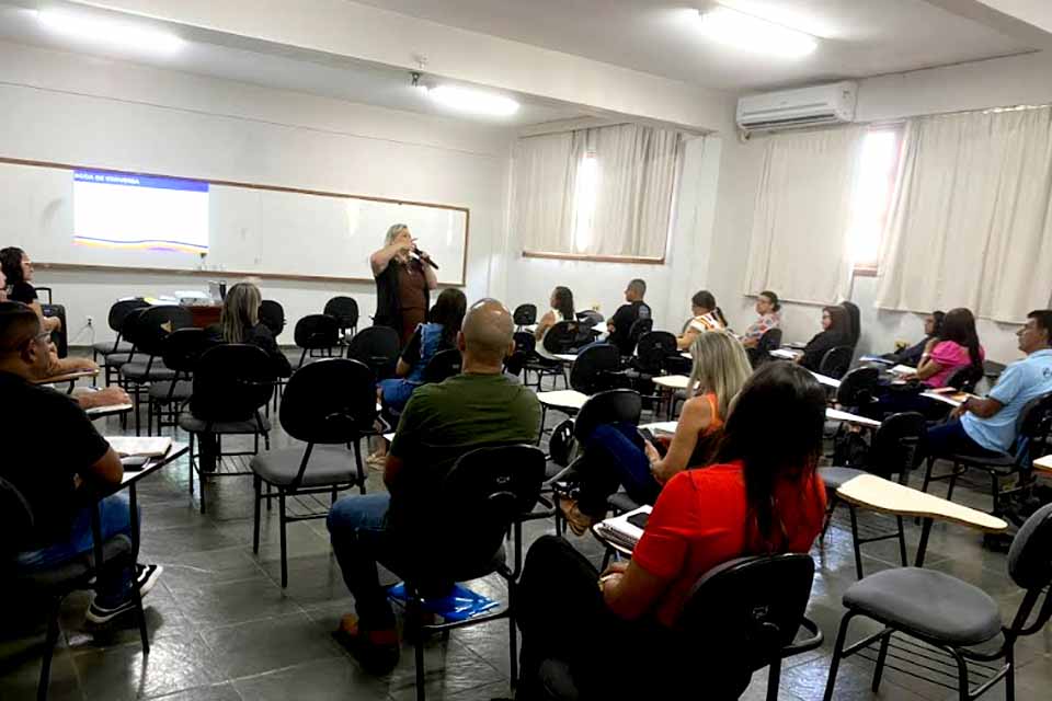 Ji-Paraná inicia ciclo formativo do PAIC/PROALFA e recebe professores da região