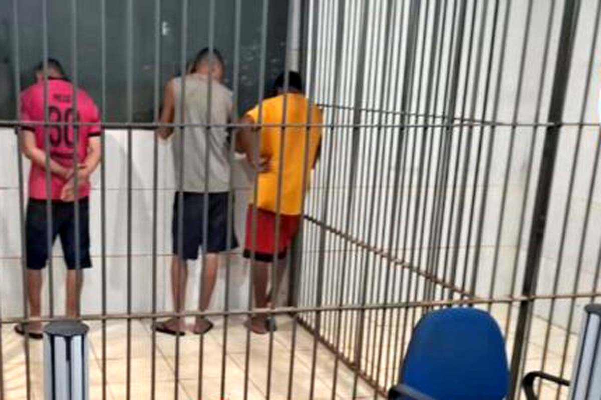 BPTAR fecha boca de fumo e prende três pessoas na região central 