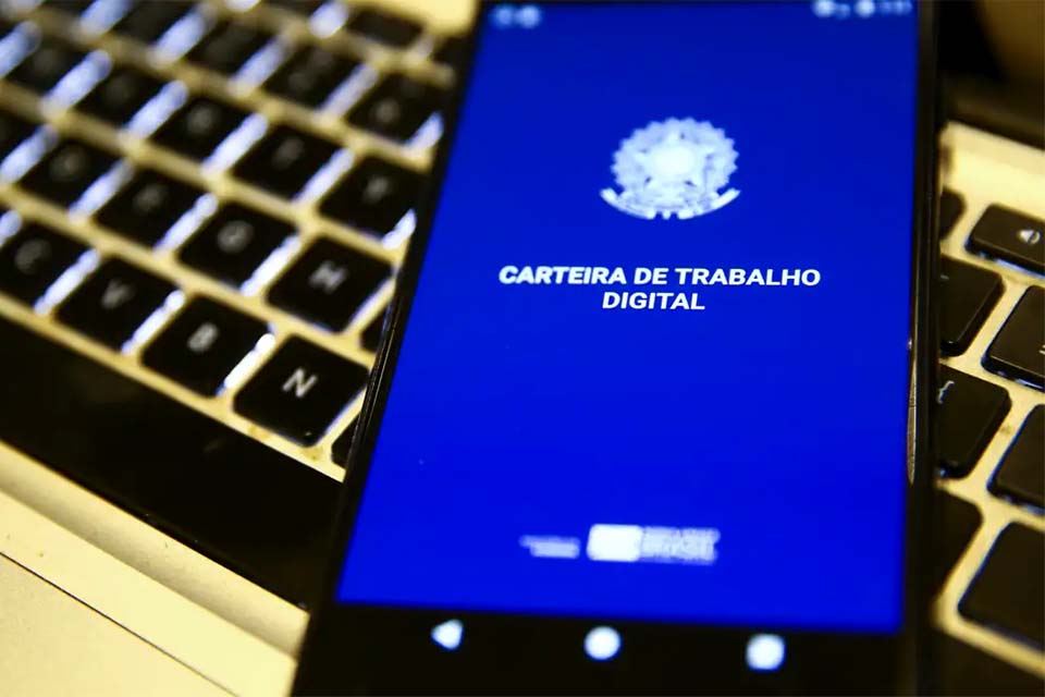 Novo Caged: Brasil registra mais de 244 mil empregos formais em março