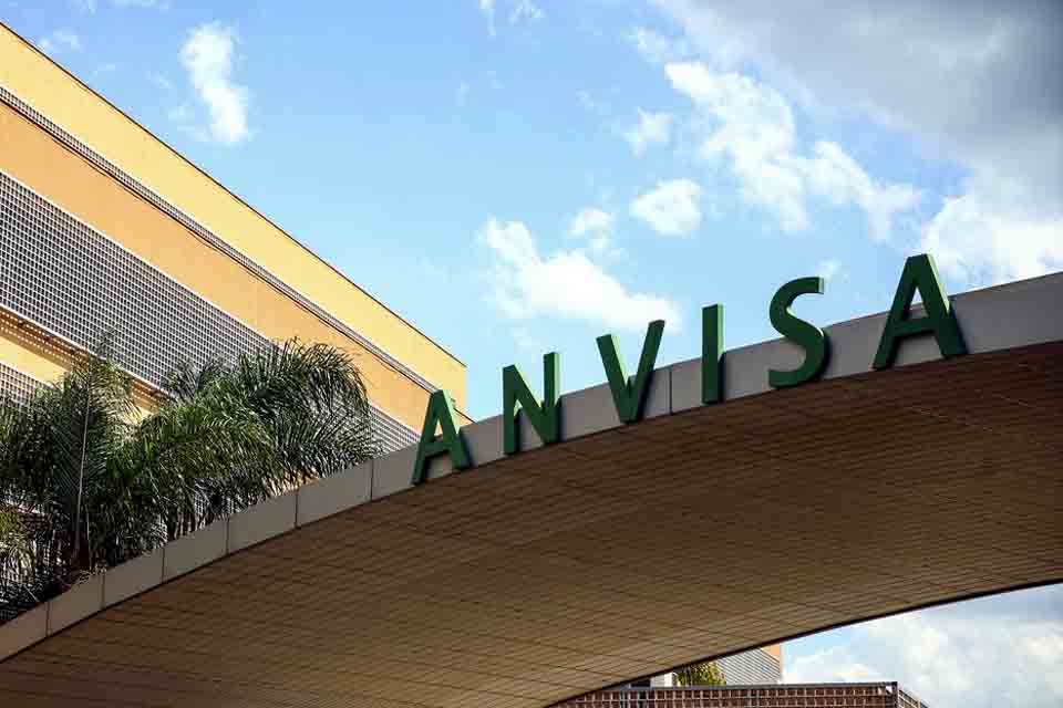 Anvisa determina recolhimento de autotestes contra covid-19