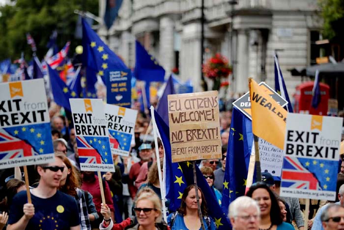 Brexit: Empresas britânicas estão mais pessimistas desde o referendo