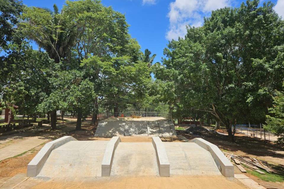 Obras de ampliação e reforma do bosque municipal de Ouro Preto do Oeste avançam com cerca de 90% de execução