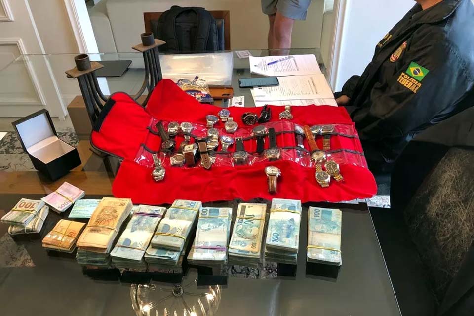 PF apreende dólares, euros e R$ 1,6 milhão em SP durante operação contra evasão de divisas