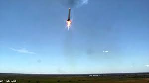 SpaceX faz aterrissagem do foguete mais poderoso do mundo