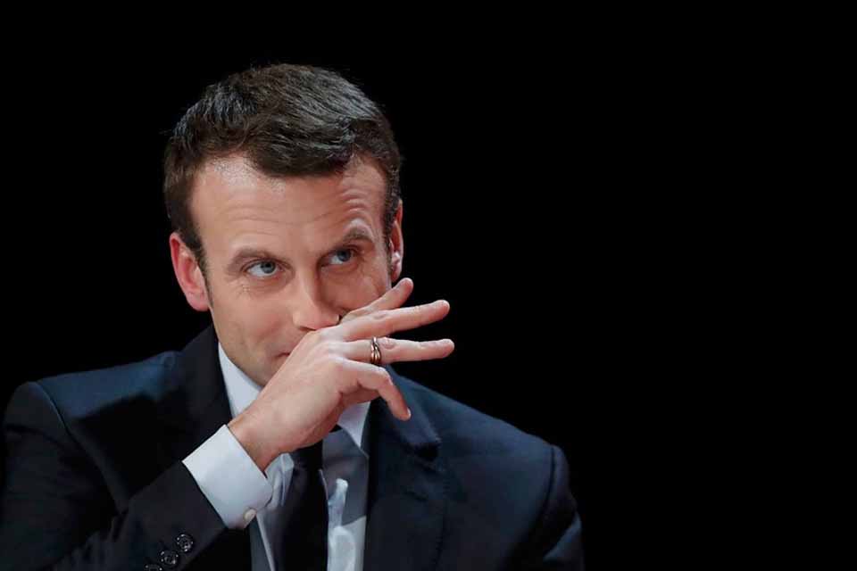 Governo francês resiste a moções, mas está longe da calmaria
