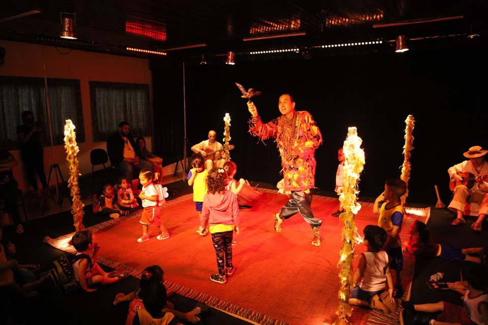Magia do teatro infantil é apresentada a crianças da rede municipal de Porto Velho