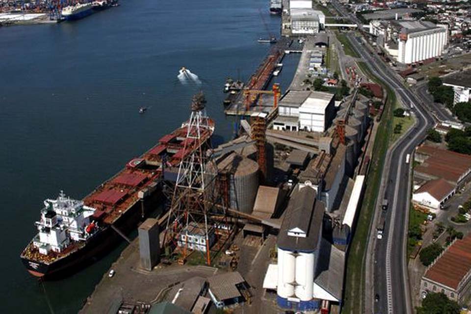 Porto de Santos segue orientações da Anvisa contra coronavírus