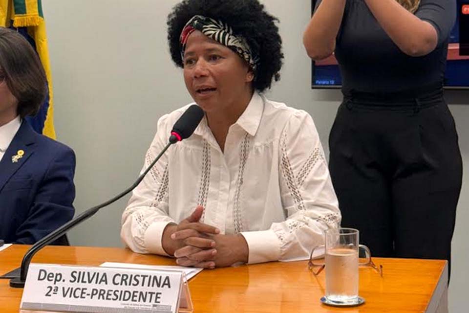 Silvia Cristina empossada 2ª vice-presidente da Comissão dos Direitos das Pessoas com Deficiência