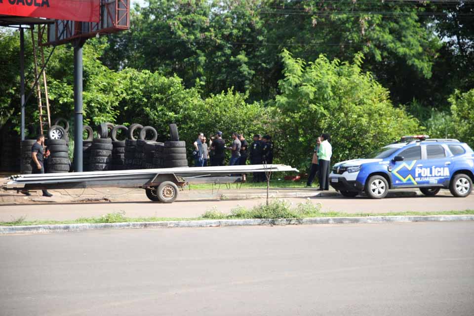 Área de preservação invadida por borracharia é recuperada pela Prefeitura