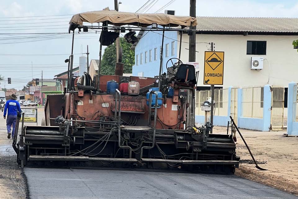 Recapeamento na rua Pau Ferro entra em fase final